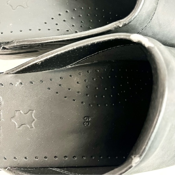 NWT dansko Sonja Oiled Black Leather Sz EU 39 Women Open Heel Clogs- With Flaw - Picture 12 of 15